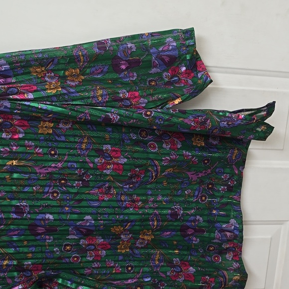 Vintage Victoria's Secret Green Floral Stripes Button front night shirt - Picture 9 of 10